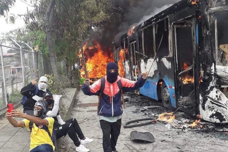 Severed head, beheading Cali, Tulua, Bogota, Medellin, Colombia, violence, murder, horror, conflict, national strike, paro nacional, protests, crisis, unrest, Columbia.